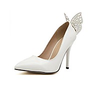 chaussures de mariée ornées d'un paillon